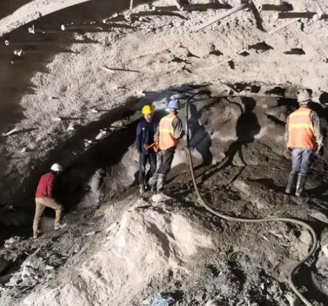 揭西拱顶带模注浆料的施工流程及注意事项